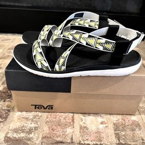 Like new, perfect condition Teva women’s Terra-Float Livia sandals. Size 8.5